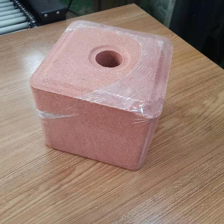 牛羊舔砖